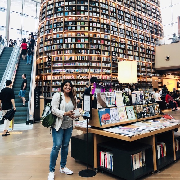 Like to bookmark my closet! 💕 - Picture 3 of 5